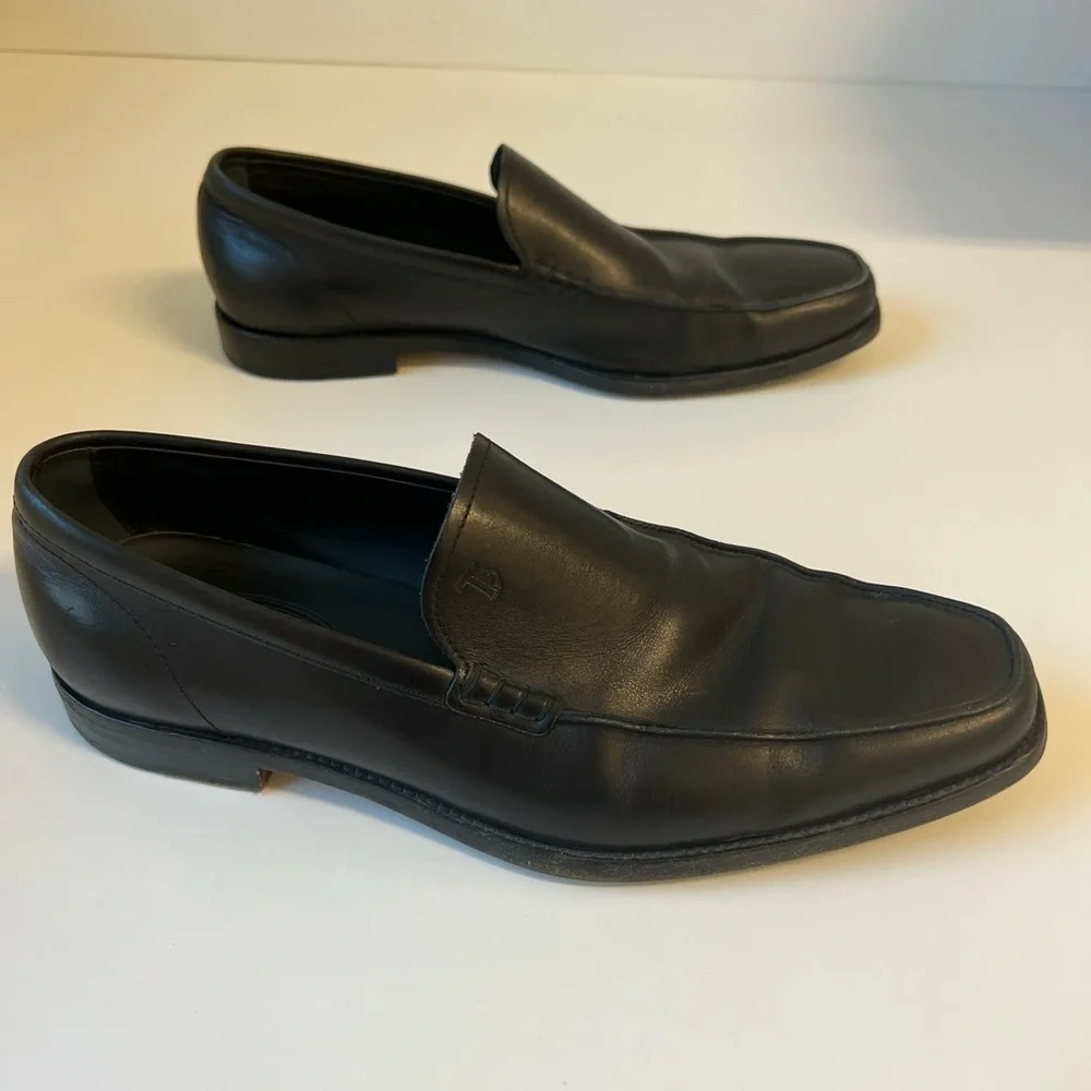 - Tod’s Men’s Loafer. Excellent Condition. Size 7.5.